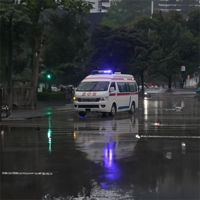 长沙租赁私人救护车联系电话